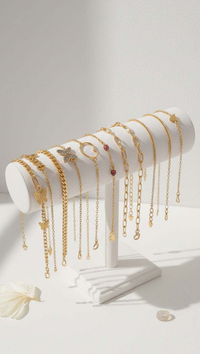 Gold-toned Anklets.
