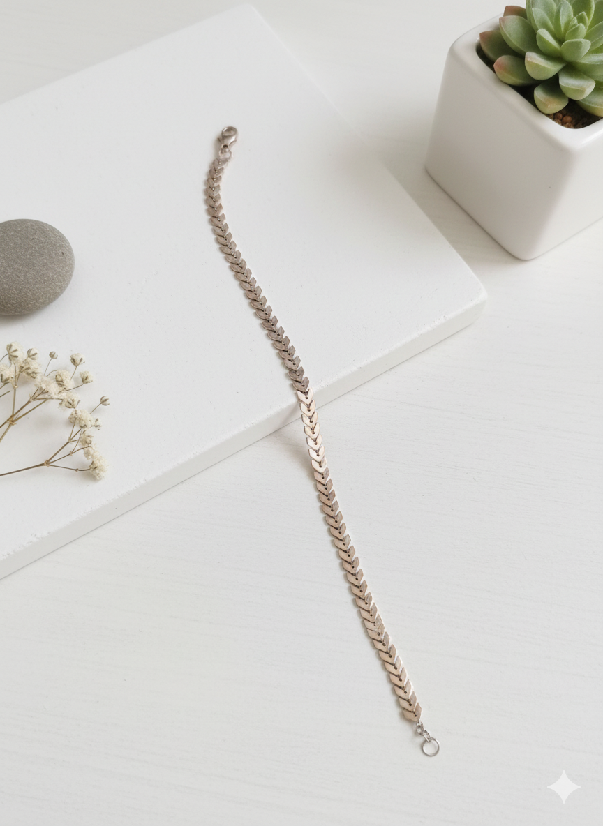 Gold-toned Anklets.