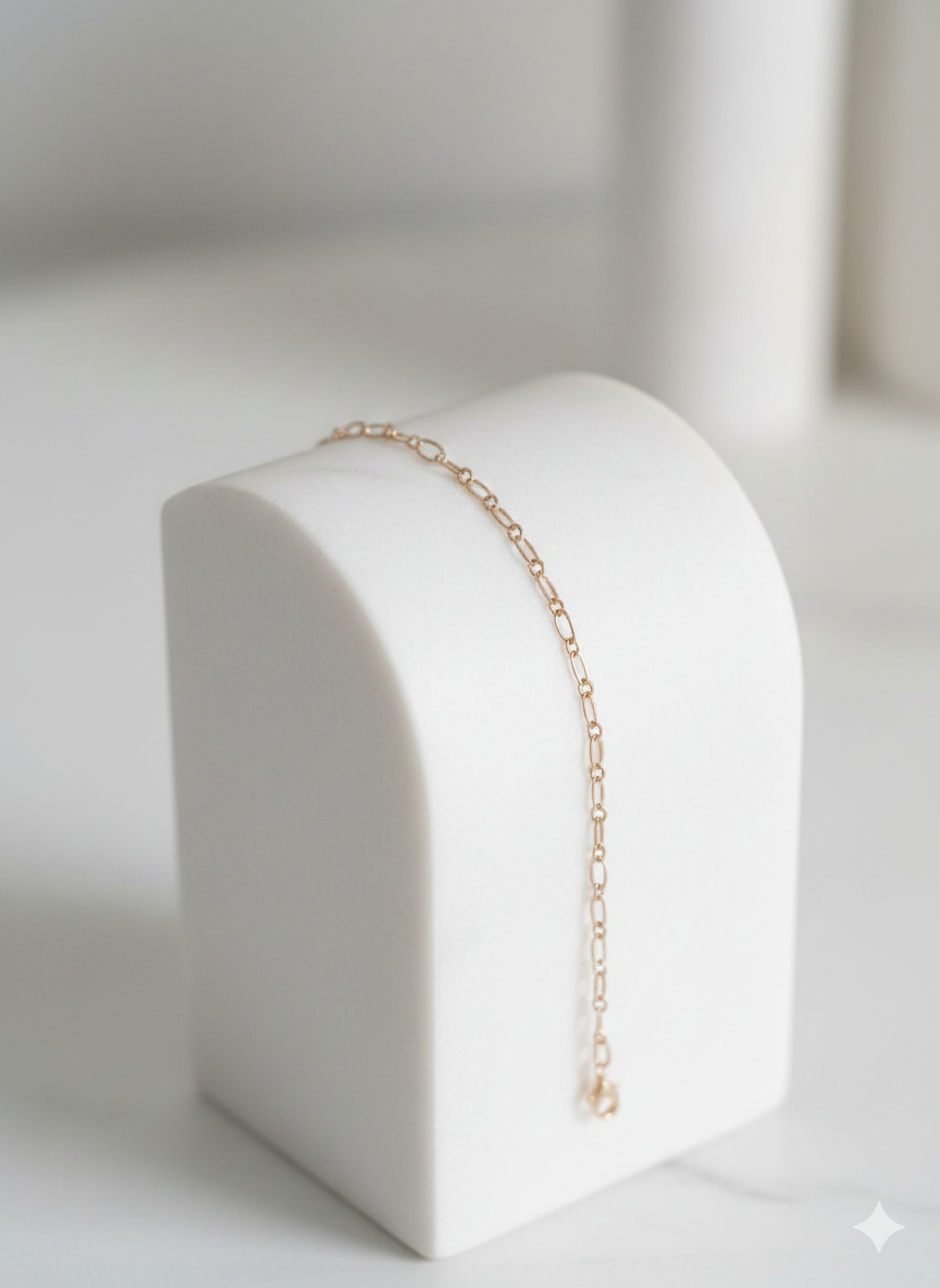 Gold-toned Anklets.
